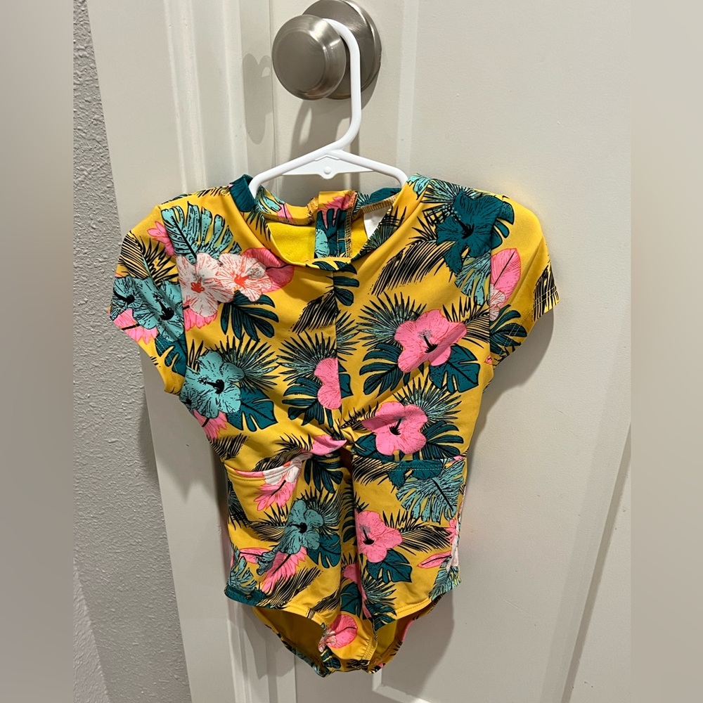 Art Class Girls Tropical swimsuit size S (6/6x)
